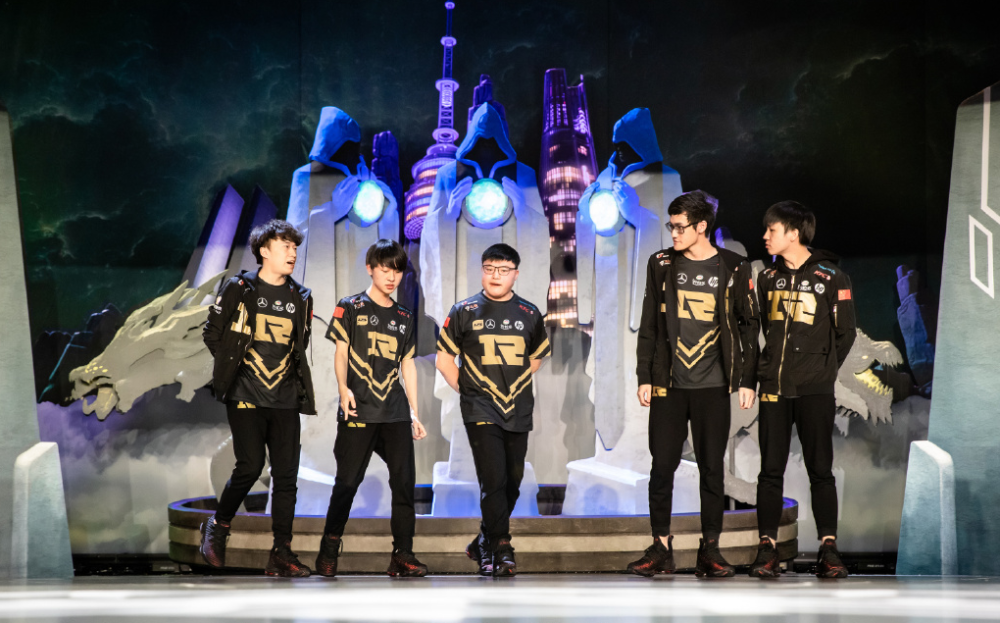 九游官网-TES带队取胜！，哈兰德重要时刻重返赛场赢得满堂喝彩-九游官网